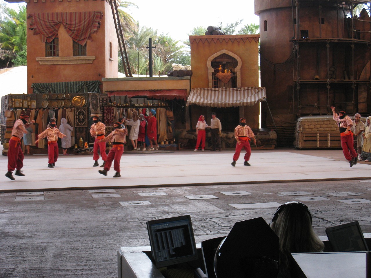 Vacation 2007-12 - Beaches Disney Hotels 0913.jpg - On the 2007-08 Florida vacation we visited beaches from Fort Myers to Sanibel Island sampling local food along the way. Green water and white sugar beaches! Arriving at Disney World we visited several of the theme resorts.